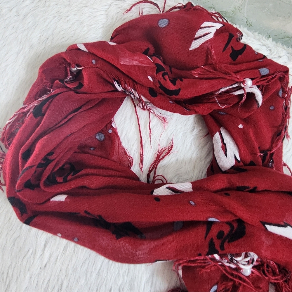 Wisconsin Badgers Infinity Scarf - Picture 5 of 8